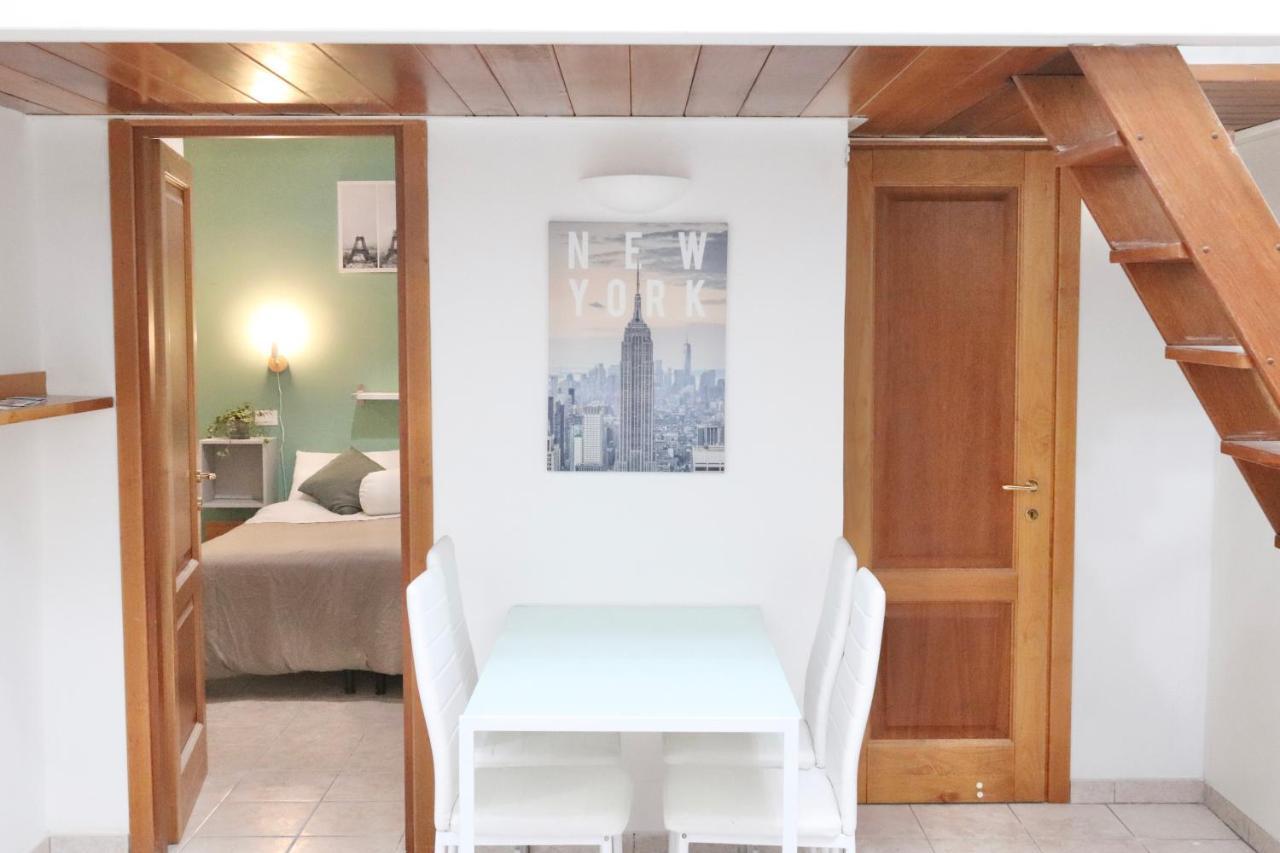 Independent Loft Private Entrance And Courtyard Apartment Rom